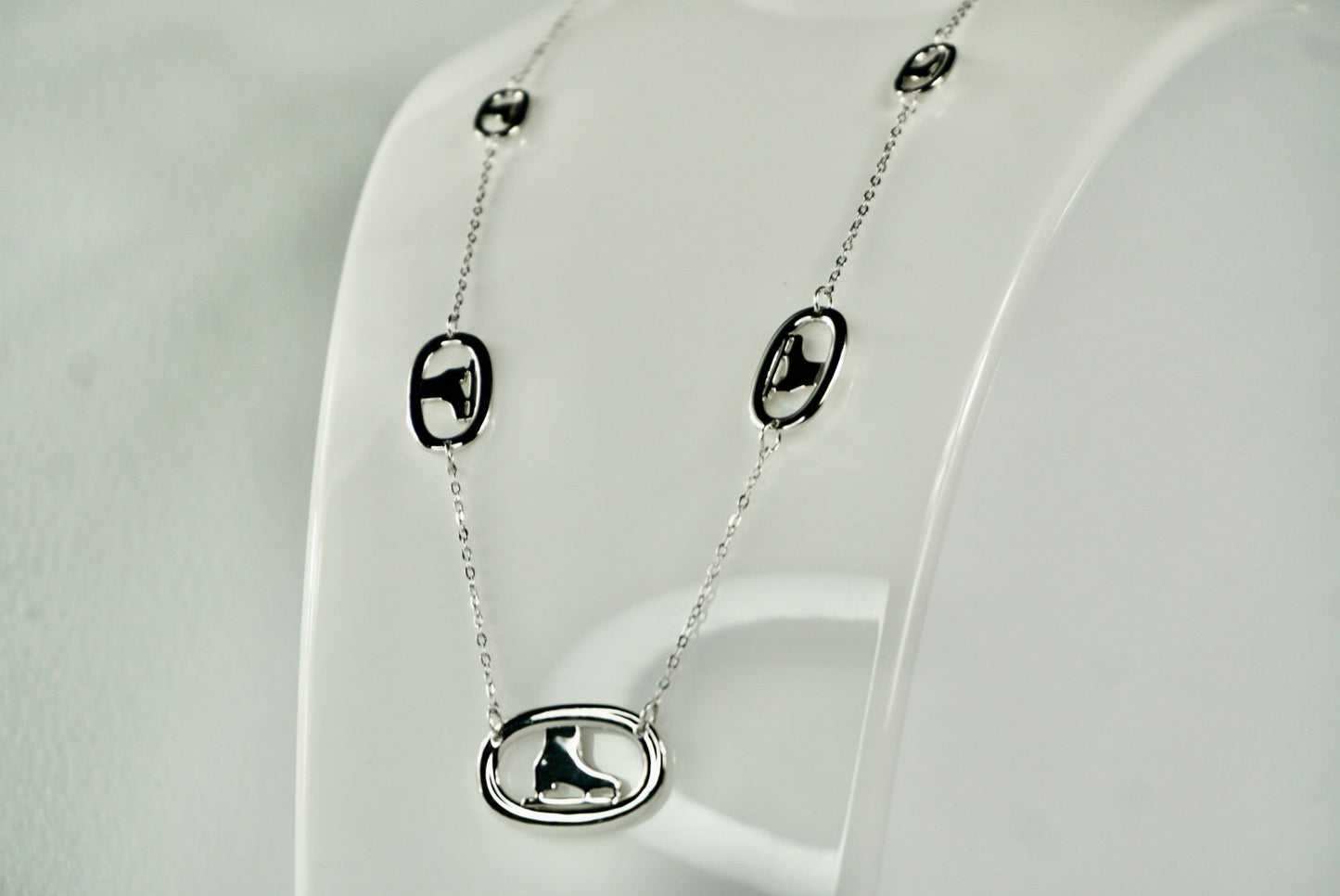 Ice Skate Oval Rink Link Necklace Silver Color 18 inches in 925 Silver