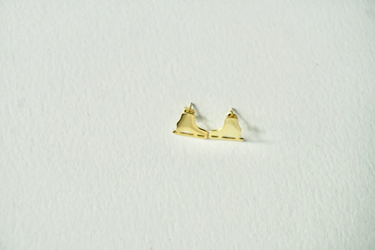 Ice Skate Silver 925 Stud Earrings In Yellow Gold