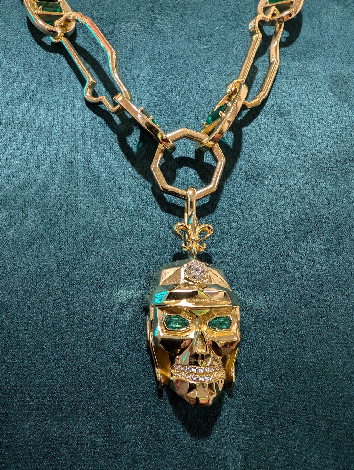 Dartz Skull Sniper Necklace And Logo Charm - Jewelry Takeover