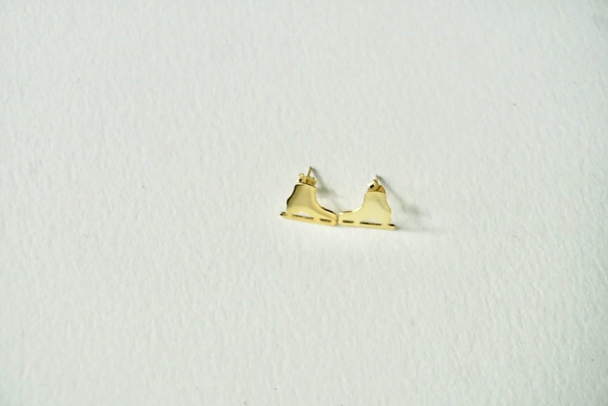 Ice Skate Silver 925 Stud Earrings In Yellow Gold - Jewelry Takeover